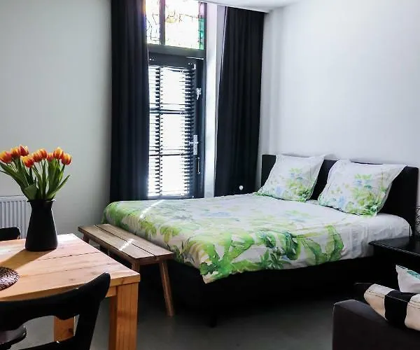 Guest house Bij Jans 3*