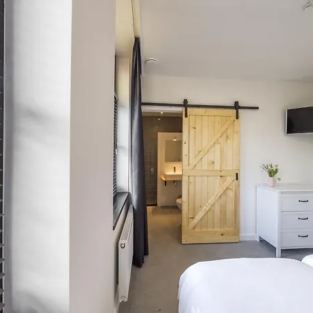 게스트하우스 Bij Jans 힐바렌빅