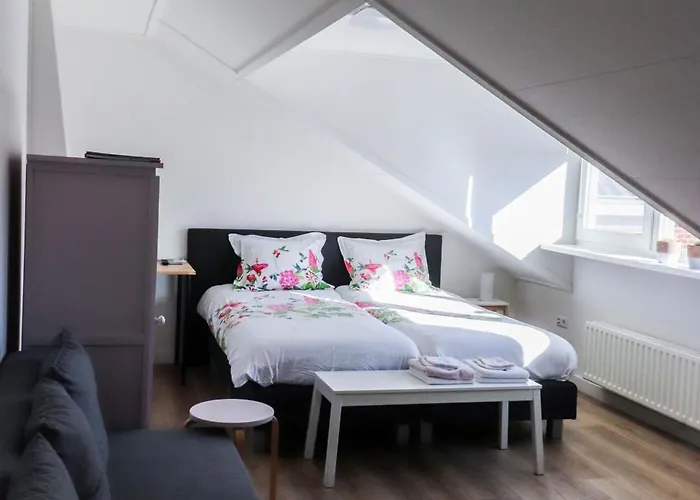 Bij Jans בית הארחה 3*